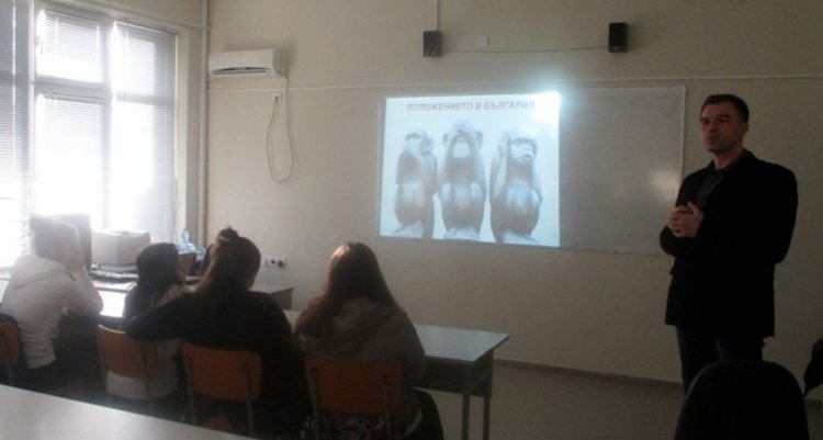 Лекар от психиатрията в Раднево към учениците в Смолян: смесването на дрога и алкохол е равно на смърт