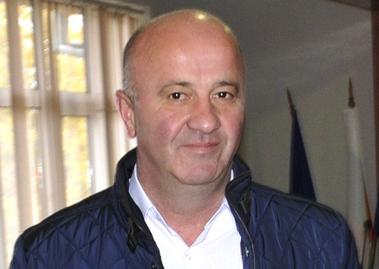 Кметът Мухлис Сербест