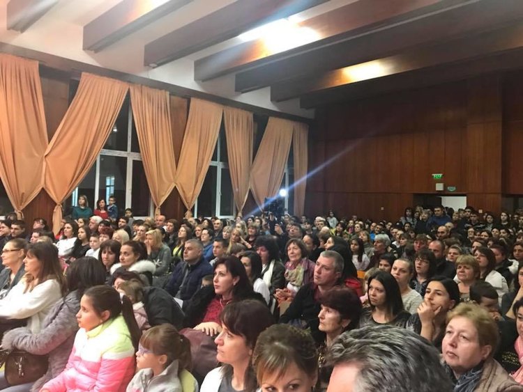 Златаровци събраха над 7300 лв. за Валя