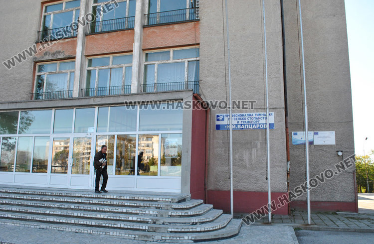Хасковска гимназия ще подготвя монтьори на електромобили