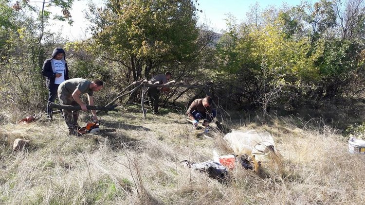 Ловците подготвят заслон за дивеча