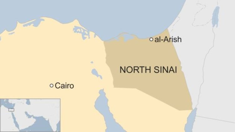 Десетки убити при взрив в джамия в Египет