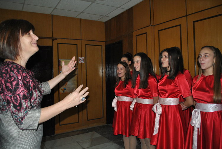 Елена Цветкова дирижира 20 европейски хора в сърцето на Стара Прага