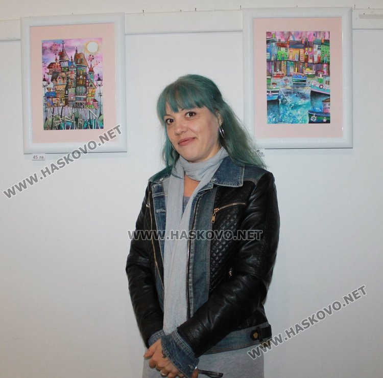 Димитровградчанката Яна Димитрова откри четвърта самостоятелна изложба в залата до КДК