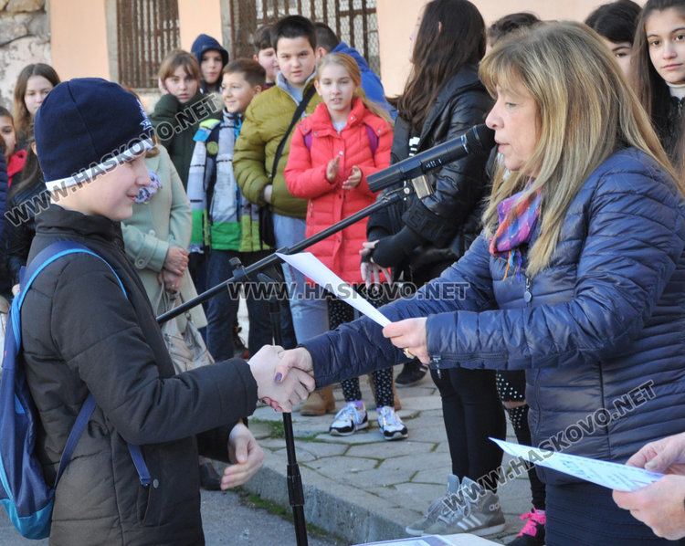 “Климент” отличи достойните ученици, седмокласничка и учителка с Климентови награди 