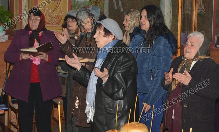 Почетоха Св.Екатерина с литургия в Димитровград