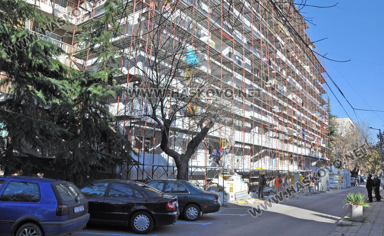 Хасковлии от ул. “Атон”: Саниращата фирма зае Синята зона, къде да спрем?