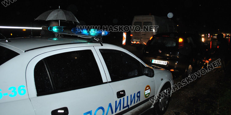 Пет спукани гуми за половин час по новия път от Димитровград за Хасково