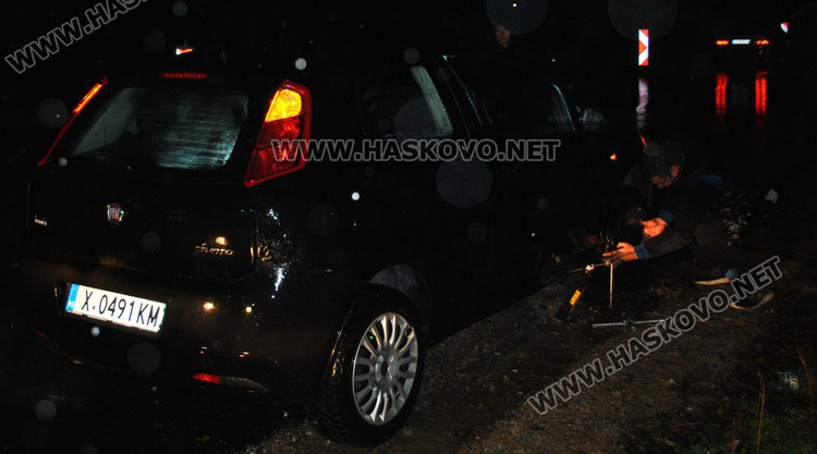 Пет спукани гуми за половин час по новия път от Димитровград за Хасково