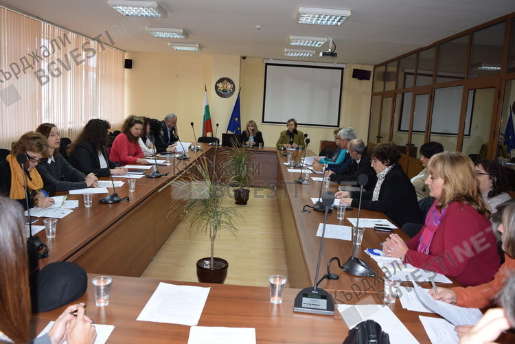  Областният съвет по етнически и интеграционни въпроси ще съдейства за връщане на деца в училище