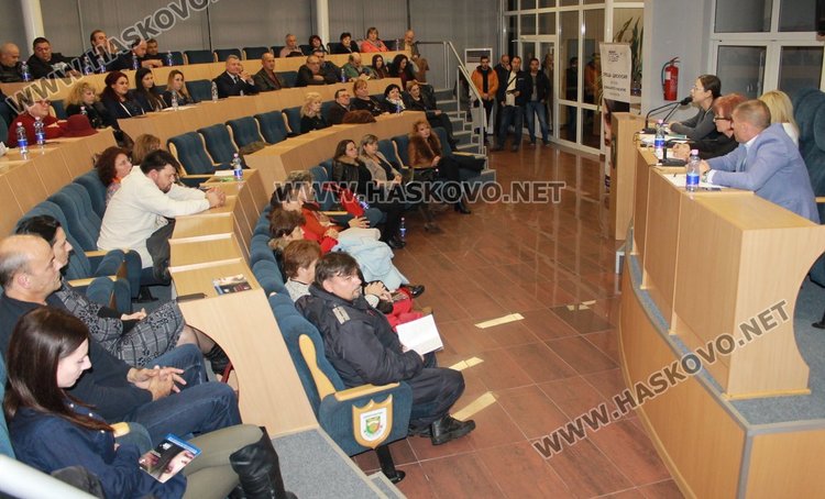 Дискусия за домашното насилие се проведе в зала "Гросето"