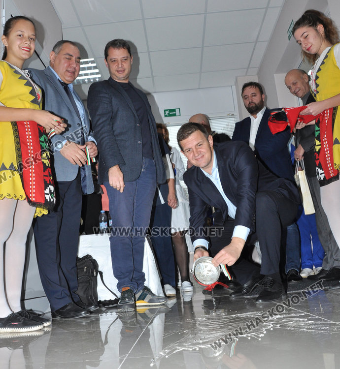 Край с обикалянето за изследвания в МБАЛ, откриха обновена лаборатория