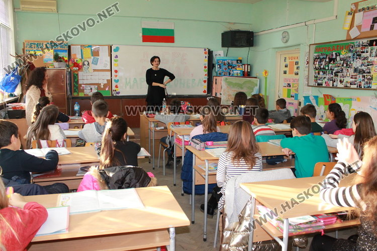 Каравеловци посрещнаха поетеса от Стара Загора