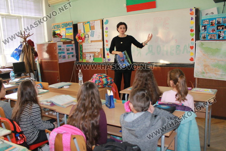 Каравеловци посрещнаха поетеса от Стара Загора