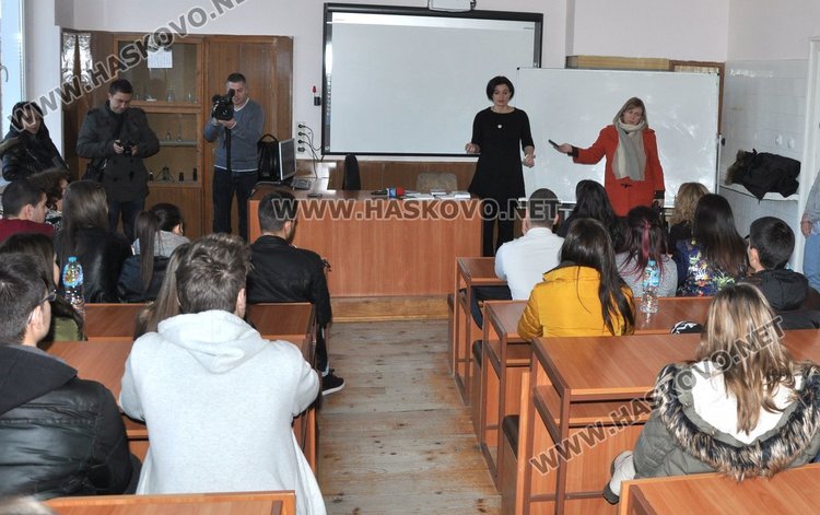 В ПМГ "Иван Вазов" гостува "Писател назаем"