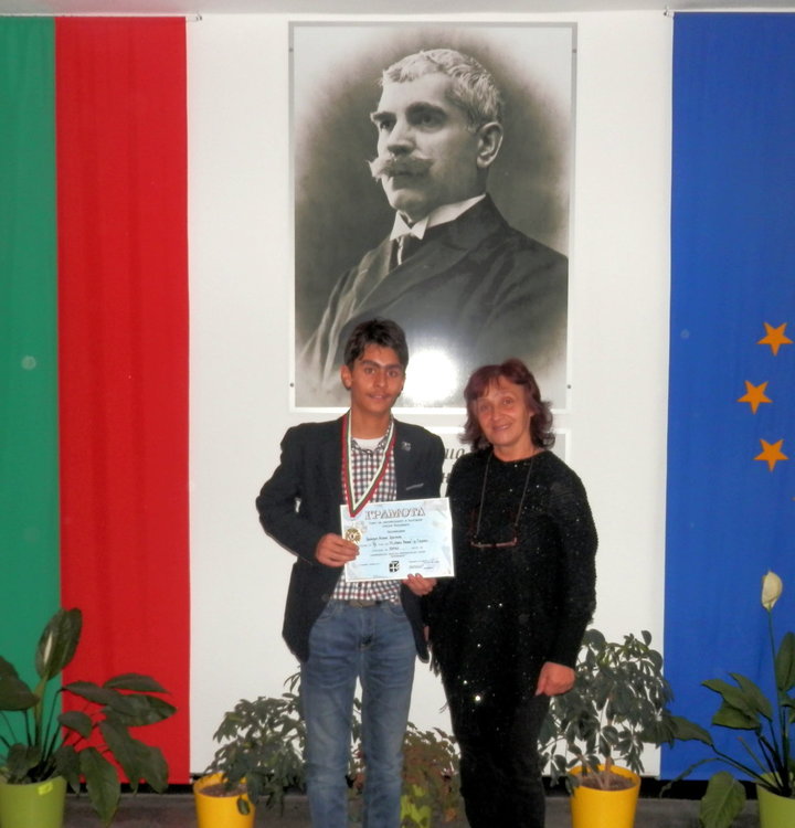 Седмокласник от Смолян жъне медали на математически състезания