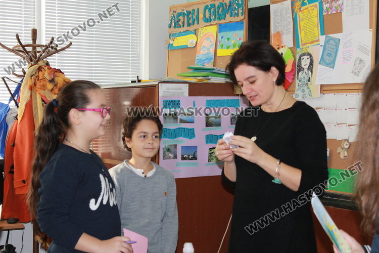 Каравеловци посрещнаха поетеса от Стара Загора