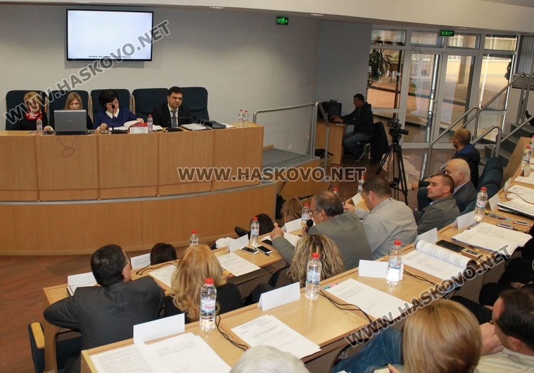 Общинският съвет отпусна средства за лечението на Антон Лозев и малката Радост