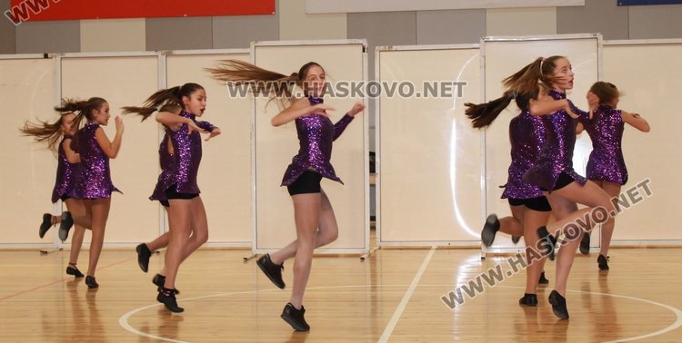 Певицата Ивана подкрепи "Мисия Надежда за Антон" в Димитровград