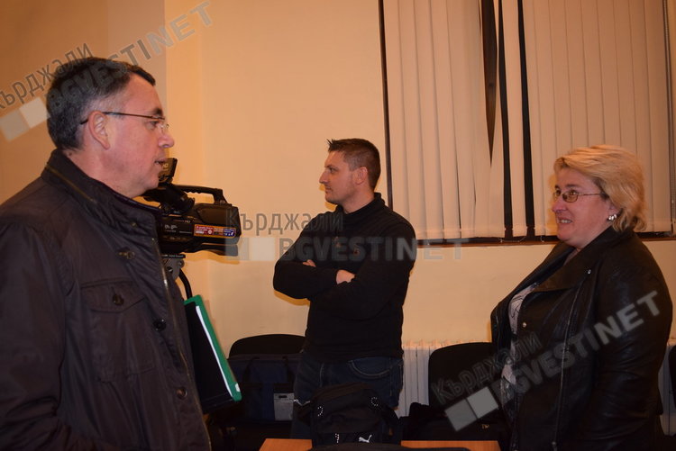 Червени и сини спориха за данъците помежду си, кметът спечели общественото обсъждане