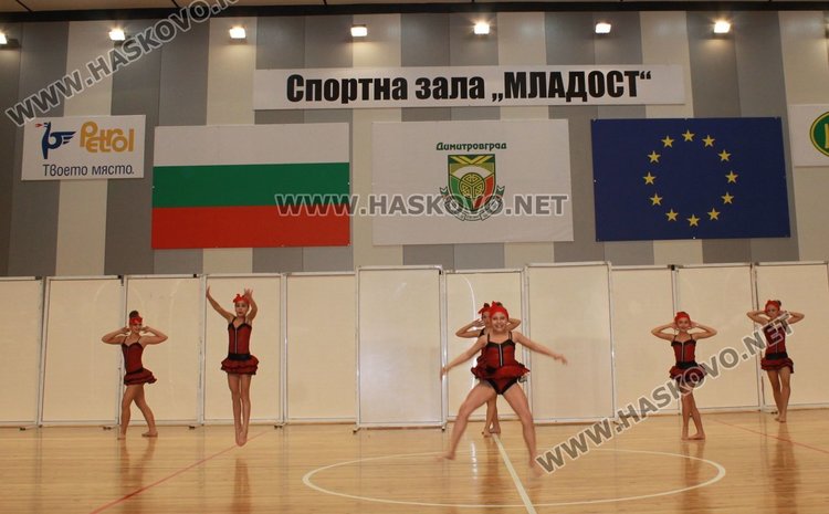 Певицата Ивана подкрепи "Мисия Надежда за Антон" в Димитровград