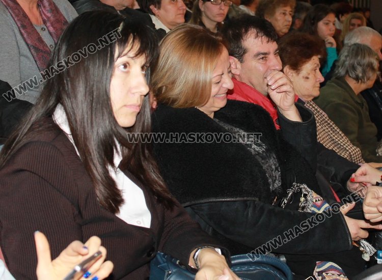 Певицата Ивана подкрепи "Мисия Надежда за Антон" в Димитровград