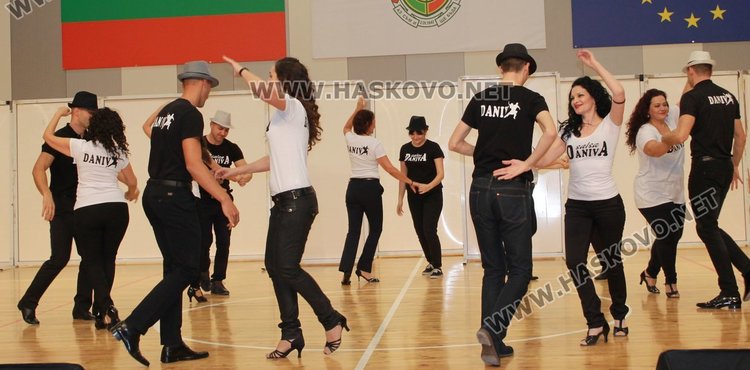 Певицата Ивана подкрепи "Мисия Надежда за Антон" в Димитровград