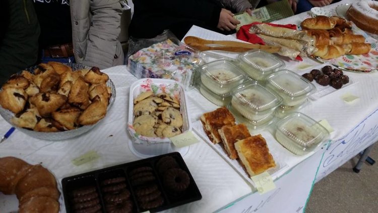 200 лв.набра Коледен благотворителен базар в Езиковата гимназия