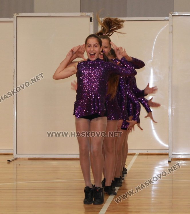 Певицата Ивана подкрепи "Мисия Надежда за Антон" в Димитровград