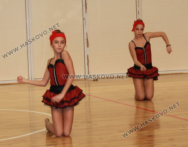 Певицата Ивана подкрепи "Мисия Надежда за Антон" в Димитровград