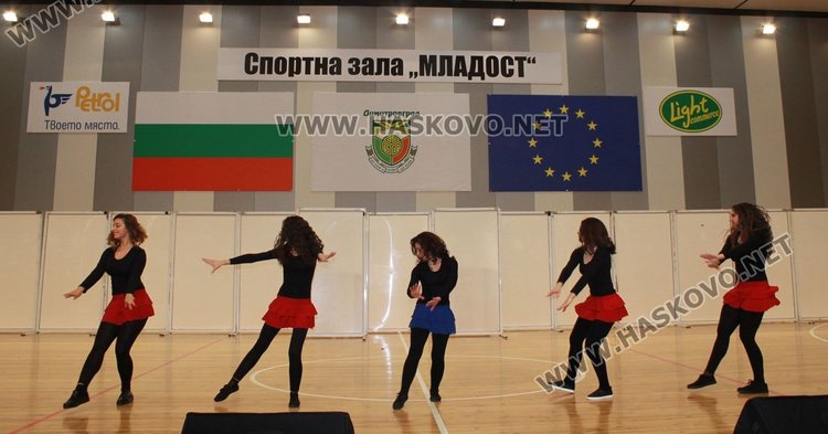 Певицата Ивана подкрепи "Мисия Надежда за Антон" в Димитровград