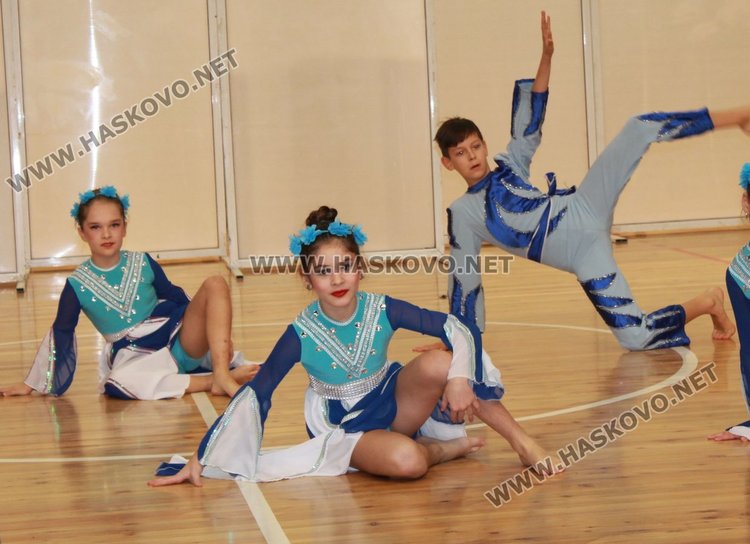 Певицата Ивана подкрепи "Мисия Надежда за Антон" в Димитровград