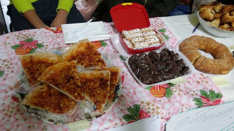 200 лв.набра Коледен благотворителен базар в Езиковата гимназия