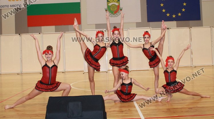 Певицата Ивана подкрепи "Мисия Надежда за Антон" в Димитровград