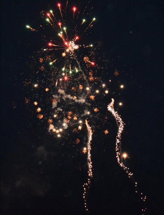 Коледната елха в Харманли грейна