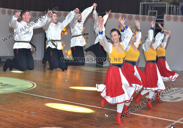 Грандиозен спектакъл за 40-годишнината на ансамбъл „Хасково”