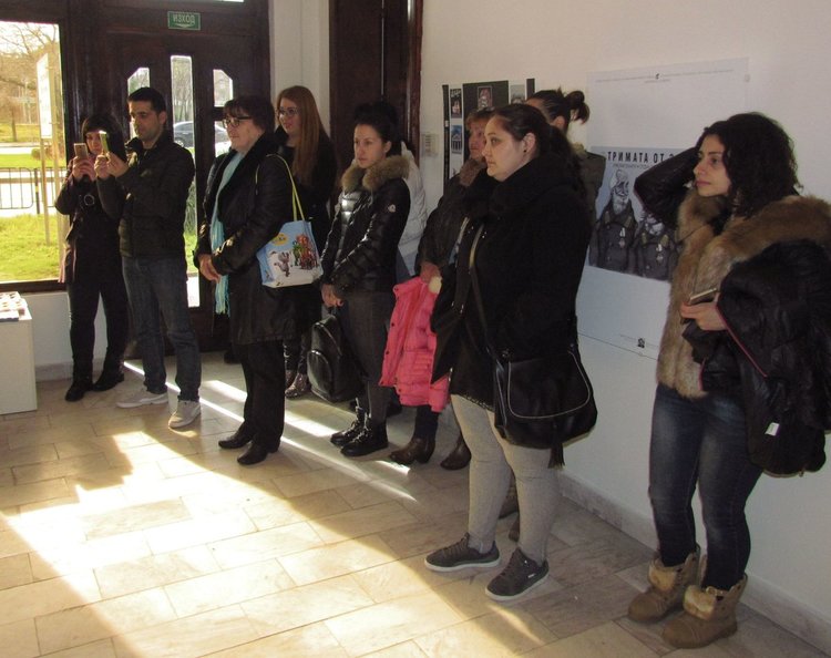 Детска изложба набира още средства за второкласничката Габи