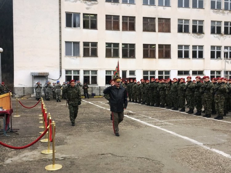 С военен и църковен ритуал официално обявиха преобразуването на батальона в 101 Алпийски полк