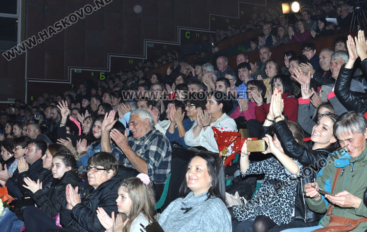 Грандиозен спектакъл за 40-годишнината на ансамбъл „Хасково”