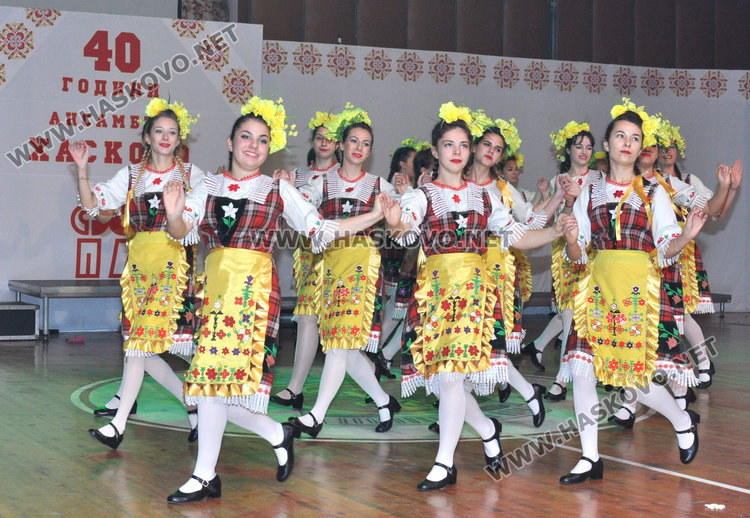 Грандиозен спектакъл за 40-годишнината на ансамбъл „Хасково”