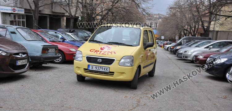 Учителка закъсня за час, затапиха я на паркинг