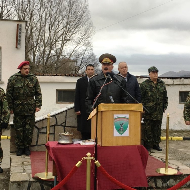 С военен и църковен ритуал официално обявиха преобразуването на батальона в 101 Алпийски полк