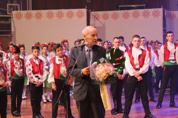 Грандиозен спектакъл за 40-годишнината на ансамбъл „Хасково”