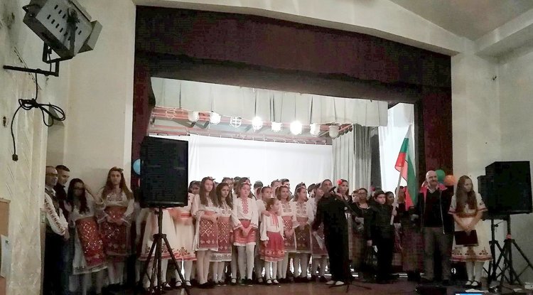 Над 100 самодейци събраха близо 1000лв в благотворителна кампания