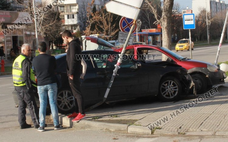 Жена пострада при катастрофа на Неделен пазар