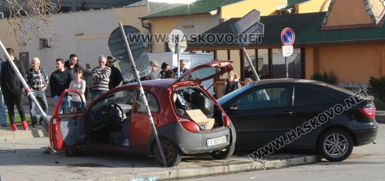 Жена пострада при катастрофа на Неделен пазар