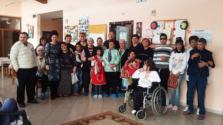 Кулинарни изненади подготвиха възпитаниците на Център "Дъга" в кв."Черноконево" по повод Международен ден на хората с увреждания