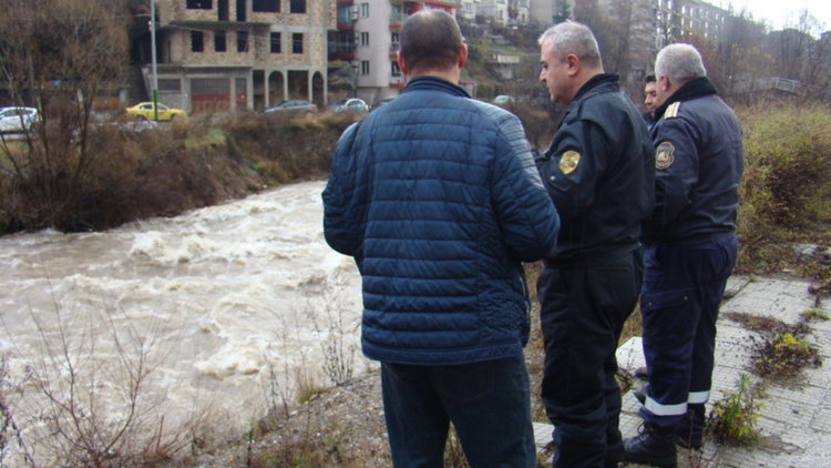Обстановката в областите, засегнати от обилни валежи, се нормализира