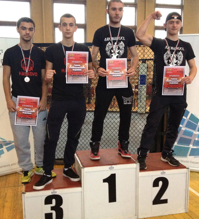 8 медала за бойците на „ММА Хасково“, 18-годишна дебютира със сребро