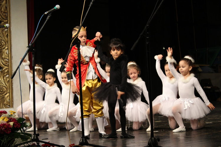 400 деца в Хасково са с увреждания, поздравиха ги с концерт